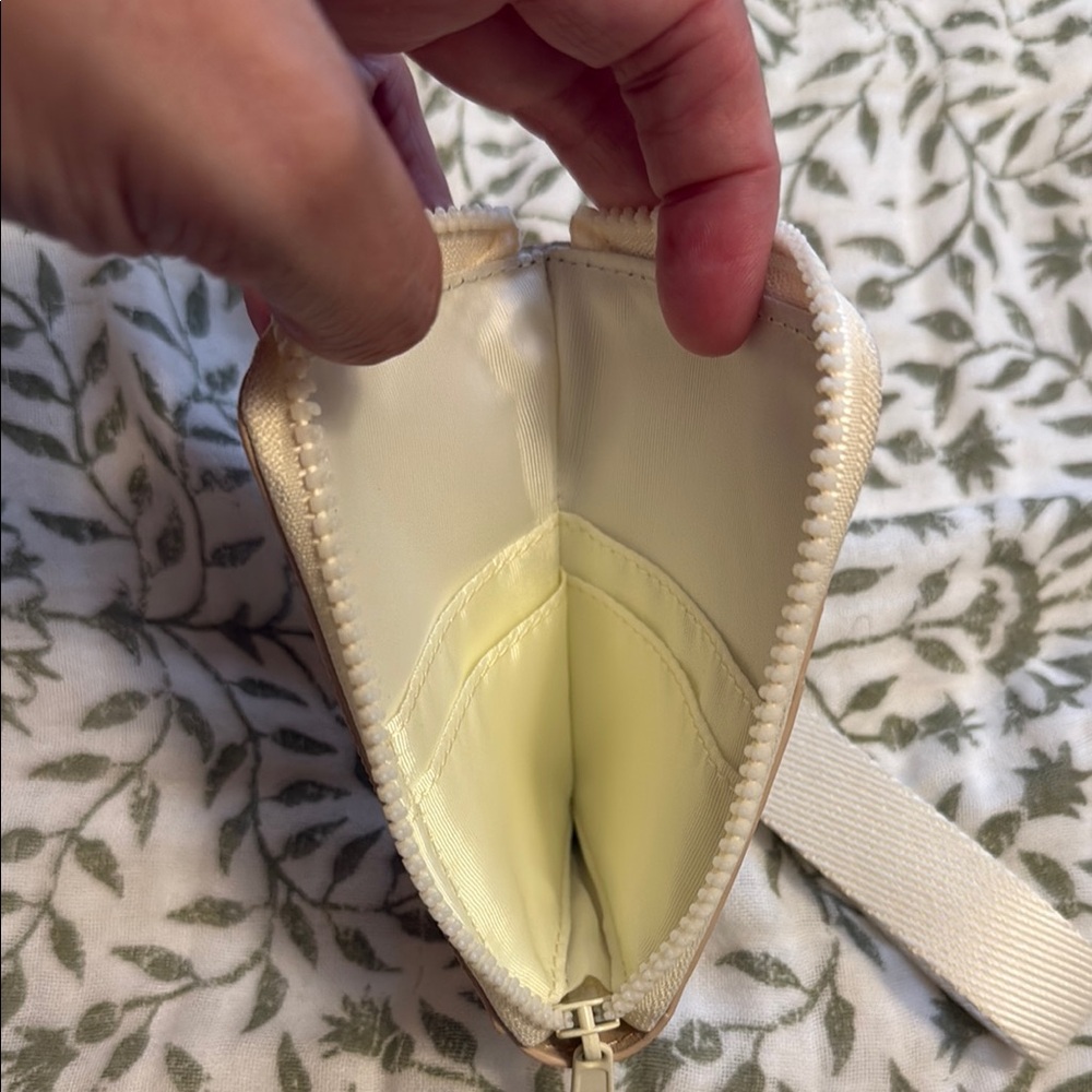 Thread Wallet with Strap - Picture 3 of 3
